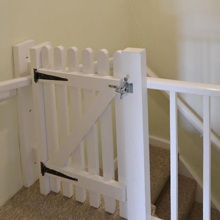 Hollyhock Cottage -Uk33553 เบลคนีย์ ภายนอก รูปภาพ