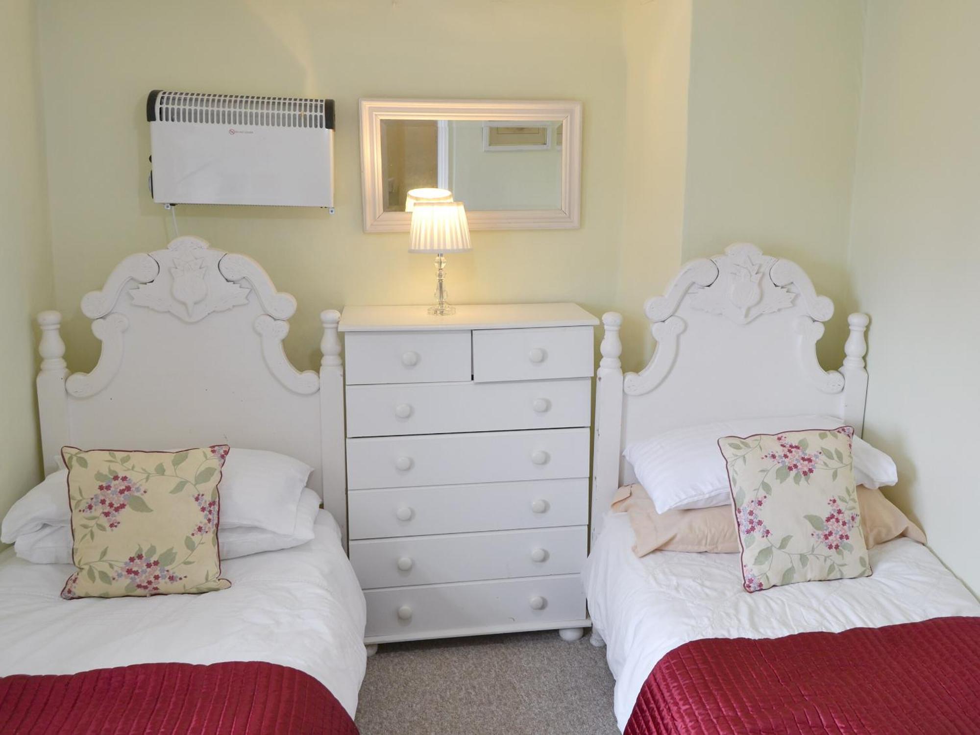 Hollyhock Cottage -Uk33553 เบลคนีย์ ภายนอก รูปภาพ