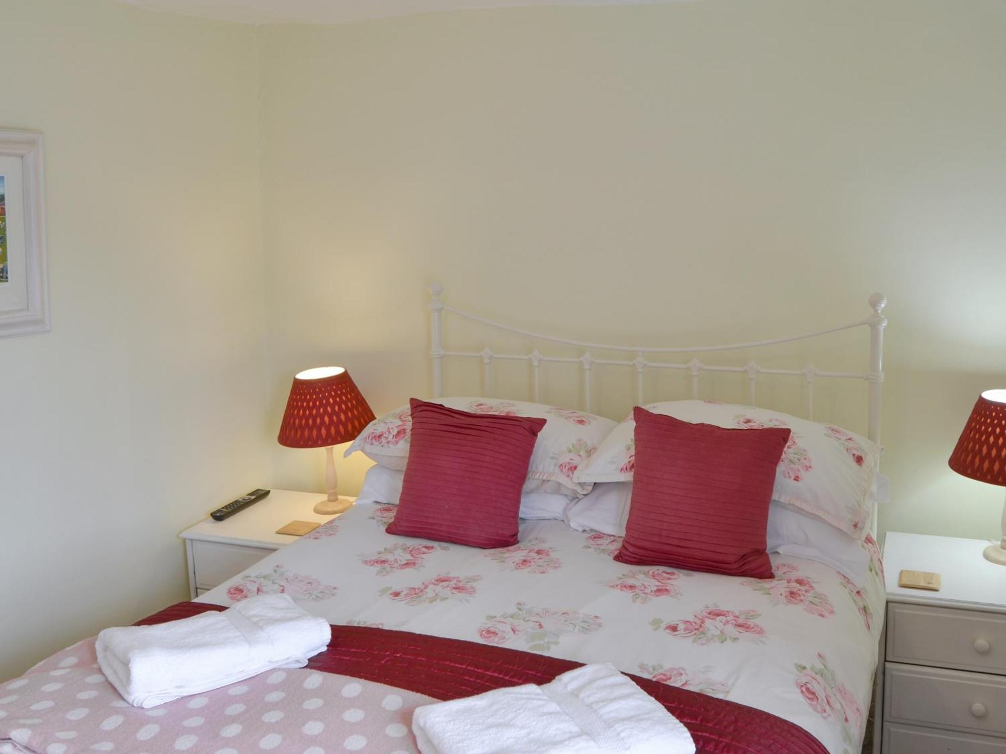 Hollyhock Cottage -Uk33553 เบลคนีย์ ภายนอก รูปภาพ