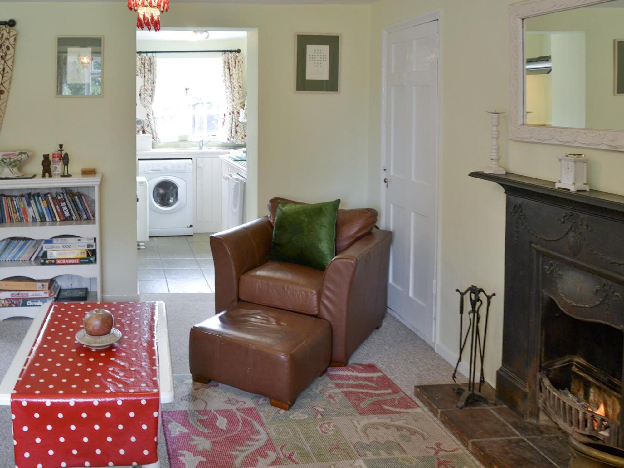 Hollyhock Cottage -Uk33553 เบลคนีย์ ภายนอก รูปภาพ